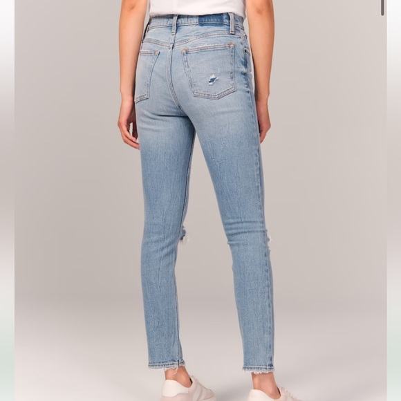 Abercrombie The Skinny High Rise - Picture 2 of 4